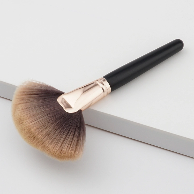 Wholesale Lowest Price Single Fan Shaped Classics Black Wood Handle Brush Large Powder Makeup Brush